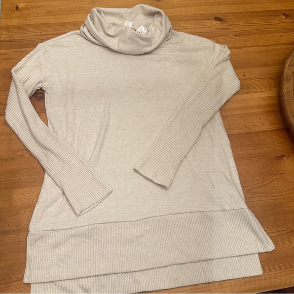 NWT GAP Elegant Cream Turtleneck Sweater - Picture 2 of 11